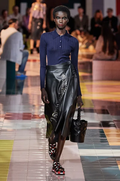 Look 46